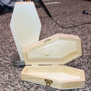 1 Wooden Mini Coffin
